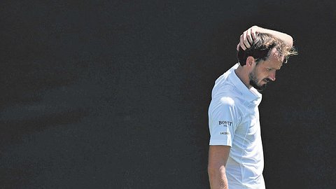 Движение вниз. Медведев покидает Уимблдон