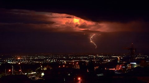 Как молния выбирает цель